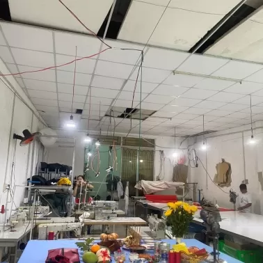 Khởi nguồn từ xưởng may nền tảng