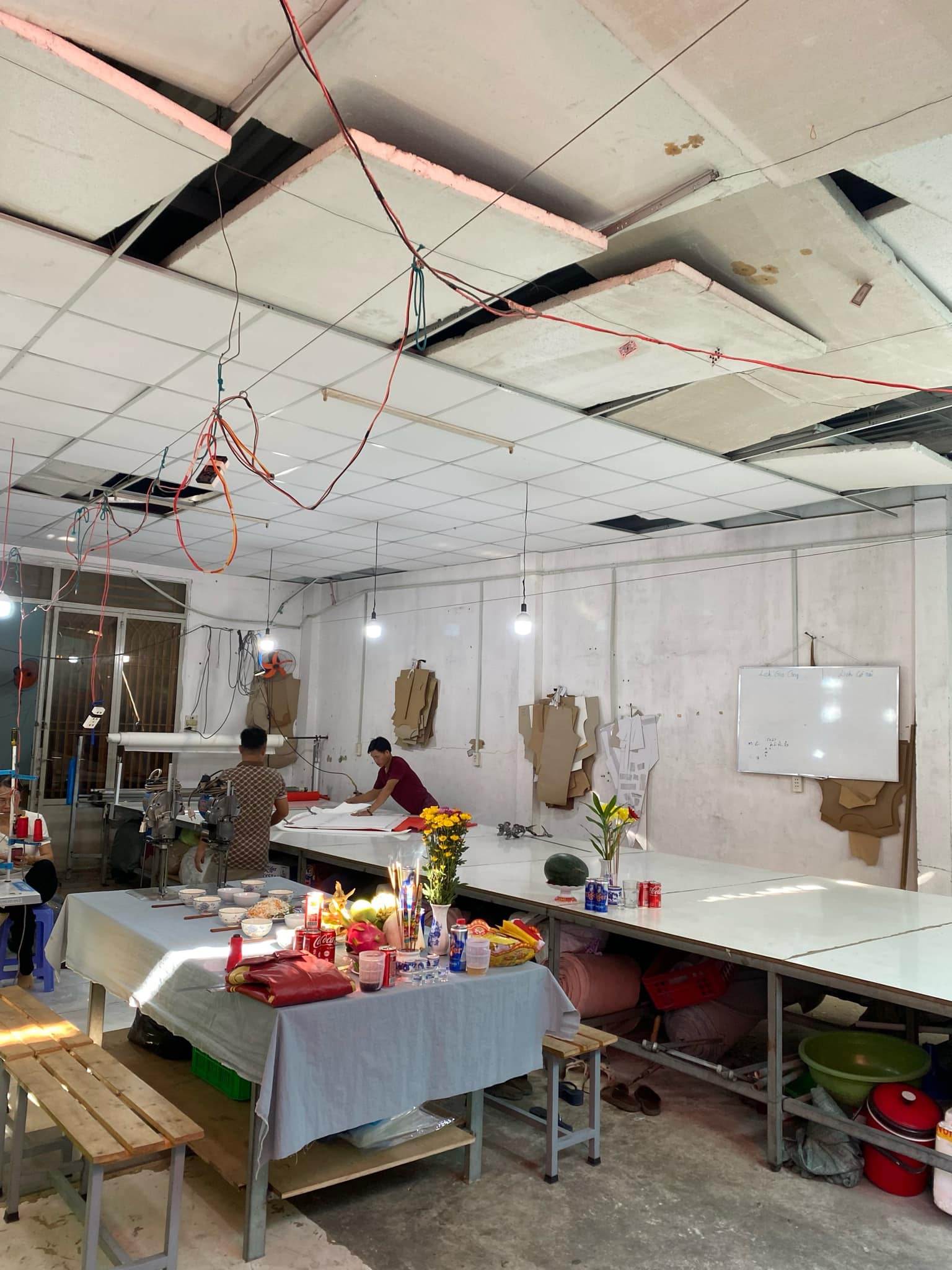 Xưởng May Đầm Váy Thời Trang Chuyên Nghiệp