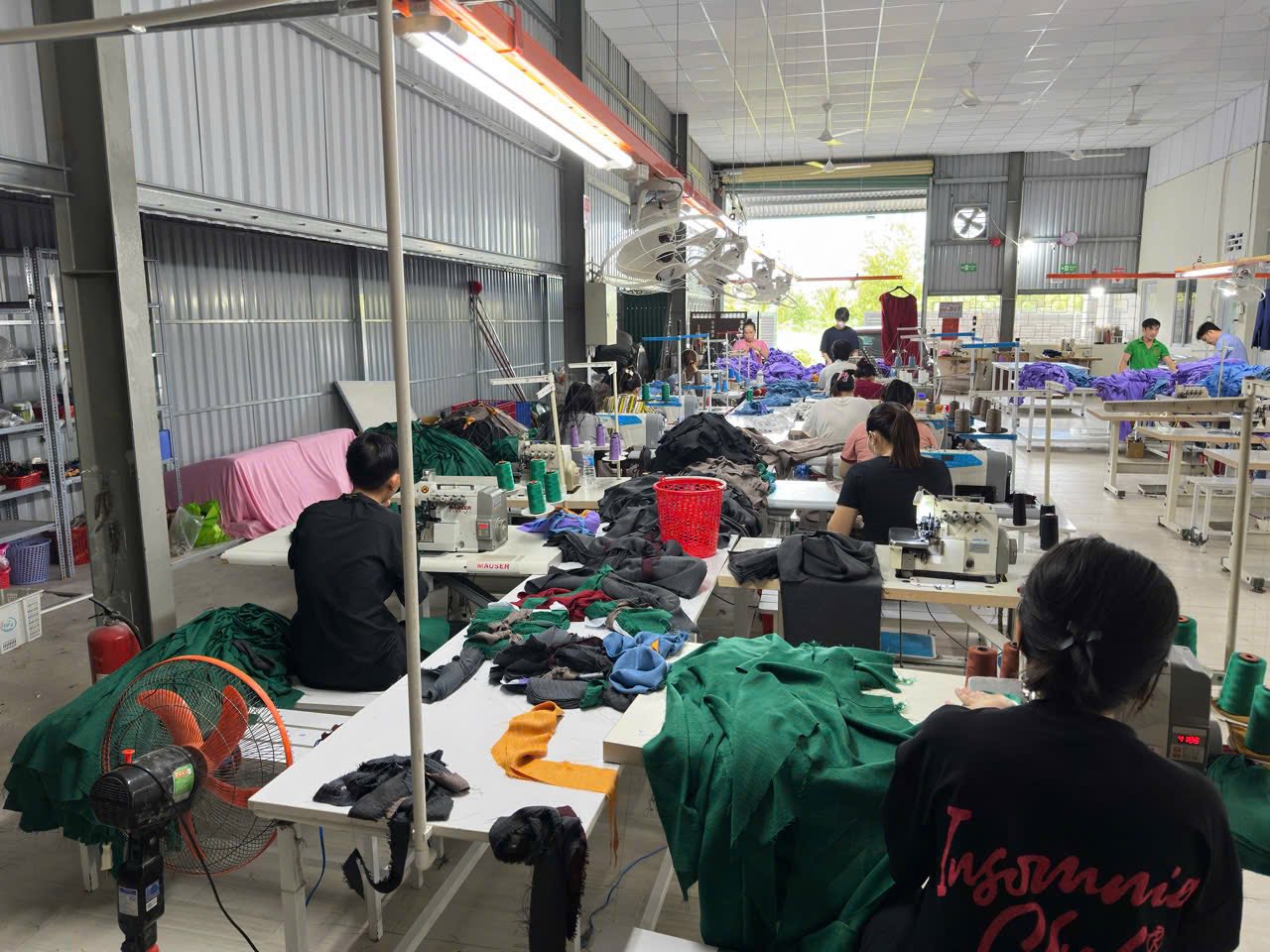 Xưởng Sản Xuất May Mặc Cho Shop